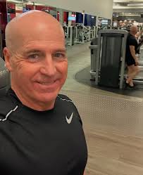 💪🏼🏃🏻‍♂️🏋️‍♂️ 🎶 Back at it!! #newyear #newyear2025 #jrholbrook  #workout #lifestyle @nikerunning @nike #style #weighttraining #running  #foreveryoung @gq @lofficielhommesitalia