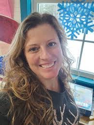 Angie Mcarthur's Instagram, Twitter & Facebook