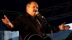 14 ianuarie 1953, brașov), este un autor român de muzică folk, realizator de emisiuni de televiziune, fost parlamentar și fost diplomat. 1d2fzgqxucb Qm