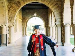 Maudy ayunda bersyukur berhasil tuntaskan studi s2 di stanford university dalam 2 tahun. Vqg8ledrx79xem