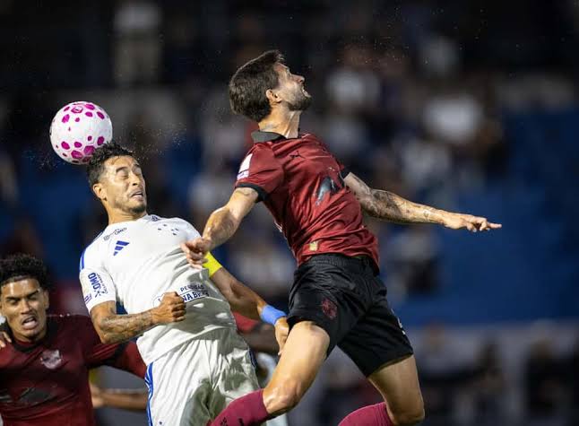 Em jogo movimentado, Red Bull Bragantino vence o Cruzeiro