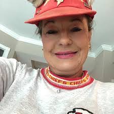 Elizabeth Osterhoudt's Instagram, Twitter & Facebook