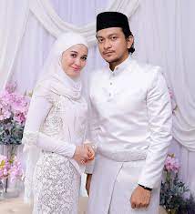 Ditatang alia dengan penuh kasih sayang yang bukan sedikit. Drama Kerana Dia Manusia Biasa Episod 5 Hiburan