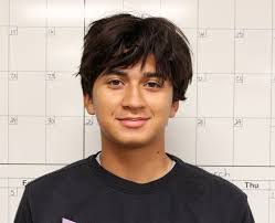 Dexter Longley's Instagram, Twitter & Facebook