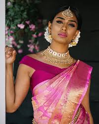 These Dusky Bridal Makeup Looks Tips Are A Fresh Dose Of Inspirations Bridal Makeup Style Bridal Makeup Bridal Makeup Looks