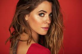 She was first known as a member of schlager band wolkenfrei and later began working as a solo artist following the band's split. Vanessa Mai Diskografie Wikipedia