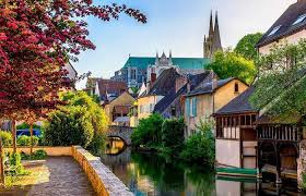 C est l un des six départements formant la région centre et son chef lieu départemental est chartres. Visite De L Eure Et Loir Chartres Et Les Autres Endroits A Visiter