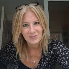 Parents, wiggle your way out of mealtime stress! 😅 Our Eskort Mini Cheese  Viennas are ready to serve a mouthful of flavour. ✨ #ItsEskort #Kiddos