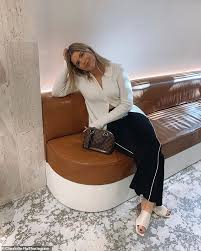 Er word tot nu toe uitgegaan van acht bewoners. Big Brother S Charlotte Hall Reveals Her Surprising New Job After Appearing On The Reality Series Latest Celebrity News