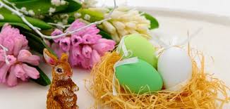 واستقبل الشعلة المقدسة في المطار موكب خاص مكلّف بنقلها إلى كاتدرائية المسيح المخلص في موسكو، حيث سيترأس بطريرك موسكو وسائر روسيا كيريل قداس عيد القيامة المجيد. ÙƒÙ„Ù…Ø§Øª Ø¹Ù† Ø¹ÙŠØ¯ Ø§Ù„ÙØµØ­ Ù…ÙˆØ¶ÙˆØ¹