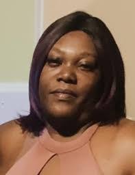 Courtney Manns's Instagram, Twitter & Facebook