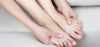 برودة القدمين قبل الدورة سطور