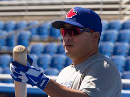 Toronto Blue Jays catcher Dioner Navarro must learn a new 'right way' to  guard home plate