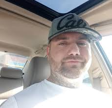 my name is Cj/Rarri either or is cool with me I'm singles. I'm 5'11. I  workout actively. I'm a reader and deep thinker. I actually like to laugh  and smile as often