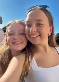 Roommates wanted for college apartment