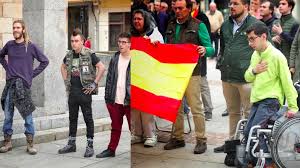En el mismo lugar donde ciudadanos y podemos se consagraron hace tres y cuatro años, respectivamente, antes de convertirse en fuerzas centrales del sistema político español. Vox La Foto De La Espana Viva Frente A Los Violentos Que Se Ha Hecho Viral