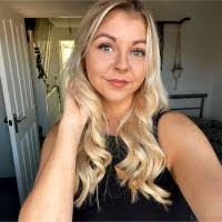 Deanna Field's Instagram, Twitter & Facebook