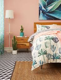 La chambre adulte, malgré ce que l'on pourrait croire, est l'une des pièces pour ne pas encombrer l'espace si vous choisissez de mettre la télé dans la chambre, misez sur une télé suspendue restez discret sur la couleur, choisissez simplement un ton très légèrement contrastant comme du blanc sur. Trouvez La Couleur De Peinture Pour Votre Chambre Eco Peinture