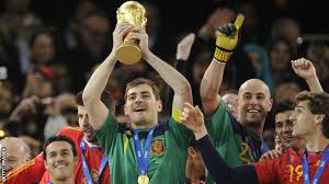 Iker casillas fernández (spanish pronunciation: Iker Casillas Former Real Madrid And Spain Goalkeeper Retires From Football Bbc Sport