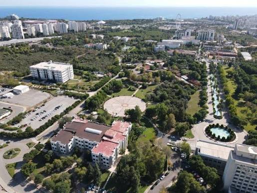 Akdeniz Üniversitesi şehir merkezindeki dünyanın en yeşil 40 üniversitesi  arasında -