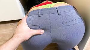 Tante seksi pamer celana dalam thongnya, dan dia ngentot pantatnya  habis-habisan sampai dia mengerang keenakan | xHamster