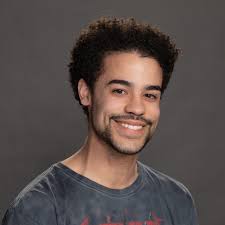 Announcing the cast of The SpongeBob Musical! Dante Wood * (Skate  3/Ensemble) Connor Sullivan (Krabs) Paul Lietz * (SpongeBob Squarepants)  Cheyenne Walent (Patrick) Christine Mitchell-Robinson (Mrs. Puff/Ensemble)  Natalie Partola (Featured Dancer ...