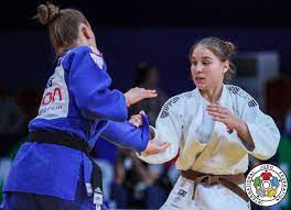 Nyitóképünkön özbas szofi kékben látható. Judoinside Szofi Ozbas Judoka