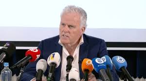 Video showed him lying on the ground with an apparent wound to the. Heftig Nieuws Peter R De Vries Neergeschoten In Amsterdam