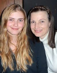 lulu-anderson-and-victoria-barr-crop-blog