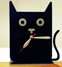 Kemudian didepannya terhindar sepiring ikan dan perlengkapan makan lainnya. Sign Co Id Cara Membuat Jam Meja Lucu Bentuk Kucing