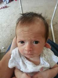 Köp inte kläder i storlek NB", sa de. "Hon kommer bara att ha dem i några  dagar, slösa inte bort dina pengar", sa de. Här är vad min "kortsiktiga" 6  veckor gamla,