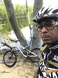 Gedday guy's, i have an 07 300c srt8 6.1 .. what's the best way to get a ub  stick to play music in this rocket. Iam older. Cheers