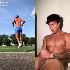 Tiktoker Jerking off: Gay Porn | xHamster