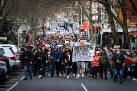 Jun 05, 2021 · melbourne lockdown due to end on thursday as contact tracers track highly infectious strain. Victoria Covid Thousands Of Anti Lockdown Protesters Gather In Melbourne Cbd