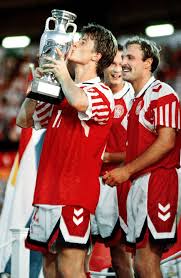 Hvis danskerne igen skal besøge den engelske nationalarena, kræver det, christian eriksen og co. De Vandt Guld Til Danmark Ved Em I Sverige I 1992 Fodbold Sport