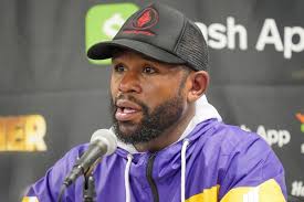 Duelo entre Floyd Mayweather y nieto de exmafioso terminó en pelea  generalizada