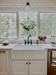 Lifestyle blogger liz joy shares her thoughts on fashion, motherhood, and living in general. Modern Farmhouse Kitchen Goals Pure Joy Home Modern Farmhouse Kitchens Farmhouse Kitchen Cabinets Rustic Farmhouse Kitchen Cabinets
