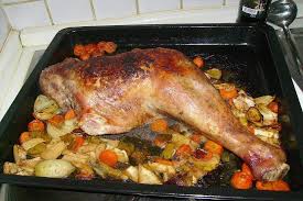 Putenoberkeule Aus Dem Ofen Von Aludewig0 Chefkoch Rezept Putenoberkeule Putenoberkeule Rezept Putenkeule Rezepte