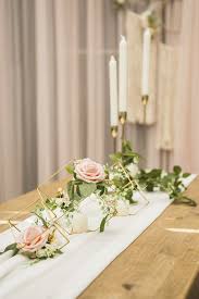 Whether you gather armfuls of vivid leaves and berries from the garden before and autumnal flower favorites like chrysanthemums don't disappoint. Ling S Moment Designs And Make Delicate Flowers For Your Wedding Wedding Floral Centerpieces Flower Centerpieces Wedding Wedding Centerpieces