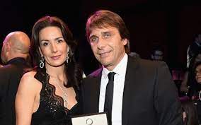 (video) antonio conte celebrations as italy beat spain top jose mourinho's famous 2004 festivities. Antonio Conte Wife Elisabetta Muscarello Hot Photos