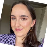 Katy Amos's Instagram, Twitter & Facebook