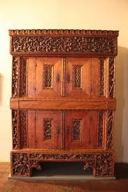 Bayrisches Nationalmuseum Munchen Sakristeischrank Um 1500 Fichte Mit Ahornfurnier Schnitzwerk Linde Gotische Mobel Lagerleben Antike Mobel