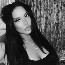 Jennifer Dulin Wiley (@ALIVEMag_Jen)