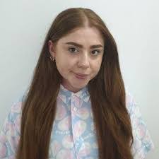 Ellie Upton's Instagram, Twitter & Facebook