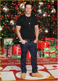 Mark Wahlberg Will Ferrell Bring Daddy S Home 2 To London Mark Wahlberg Daddys Home Premiere Mark Wahlberg Daddy S Home Timberland Outfit Mark Wahlberg