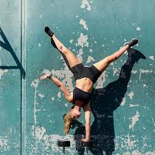 Check spelling or type a new query. Roxana Strasser Bilder Sponsoo