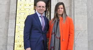 Mehmet şimşek (born 1 january 1967) is a turkish politician and economist of kurdish origin who served as a deputy prime minister of turkey from 24 november 2015 until the office's abolition on 9 july 2018. Mehmet Simsek E Esinden 2 Sitem Son Dakika Haberleri