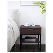 Kupit Trisil Tumba Prikrovatnaya Temno Korichnevyj Chernyj 45x40 Sm Po Vygodnoj Cene Ikea Dark Bedside Tables Ikea Bedroom Black Bedroom Furniture