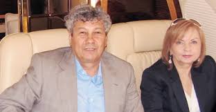 Lucescu decidió empezar de nuevo y, en lugar de aceptar gestionar clubes más grandes del extranjero, decidió entrenar al fc braşov, que descendió dos años antes y. Vezi Ce Cadou Inedit A Primit Mircea Lucescu De La Nepotul Sau Sport Ro
