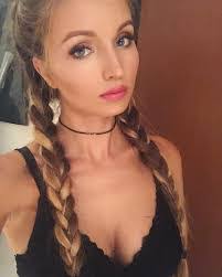 Pamela Sobotka's Instagram, Twitter & Facebook